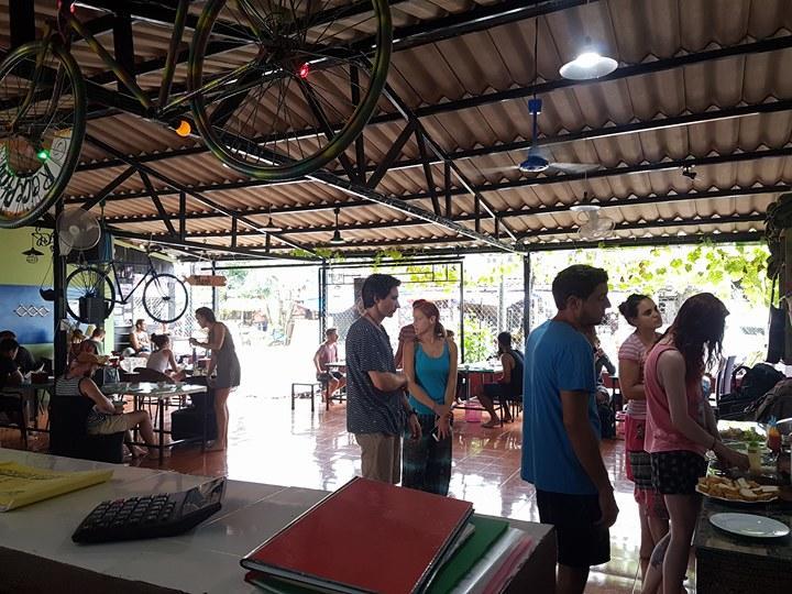 Army Barracks Guesthouse Vang Vieng Ngoại thất bức ảnh
