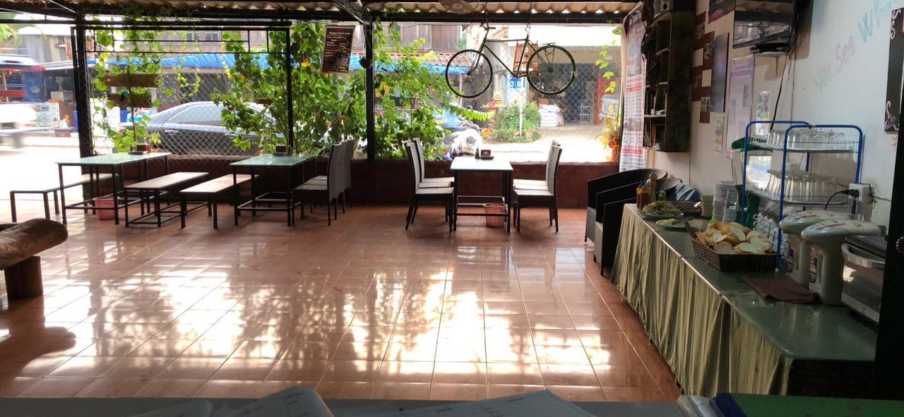 Army Barracks Guesthouse Vang Vieng Ngoại thất bức ảnh