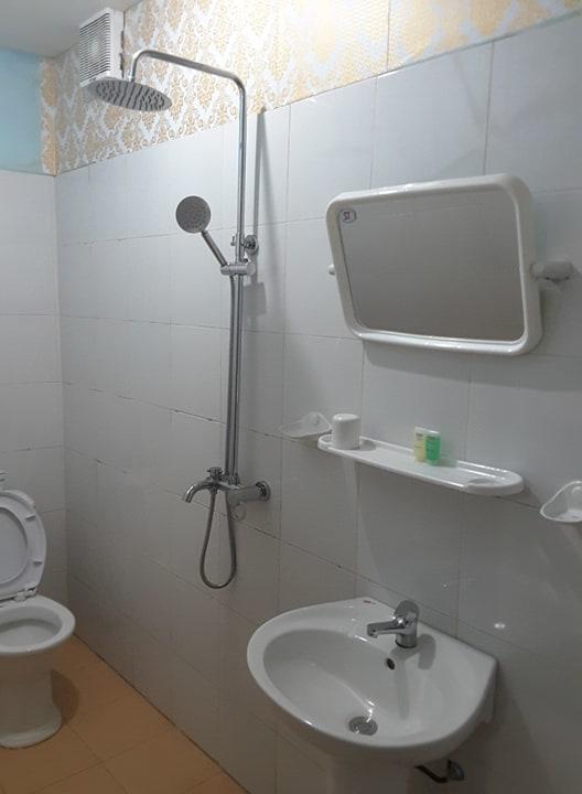 Army Barracks Guesthouse Vang Vieng Ngoại thất bức ảnh
