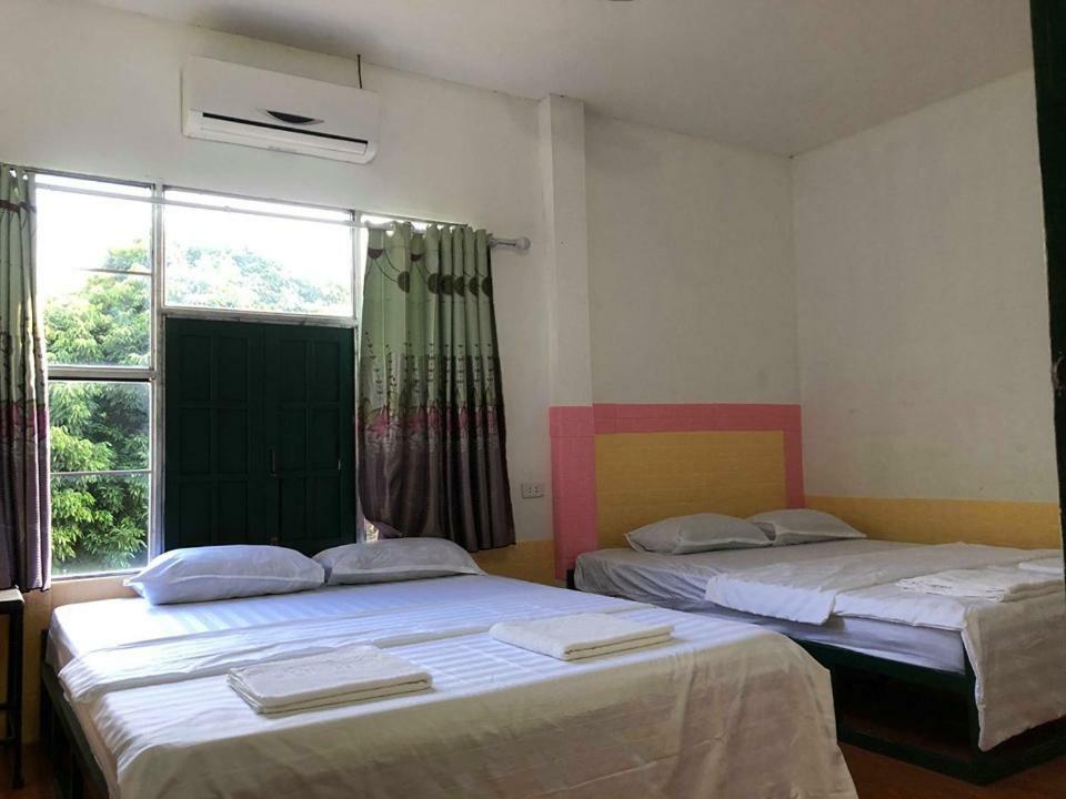 Army Barracks Guesthouse Vang Vieng Ngoại thất bức ảnh