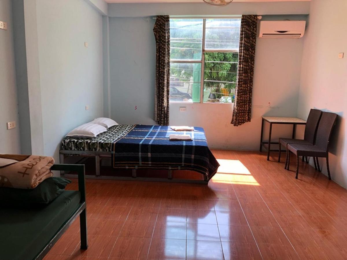 Army Barracks Guesthouse Vang Vieng Ngoại thất bức ảnh