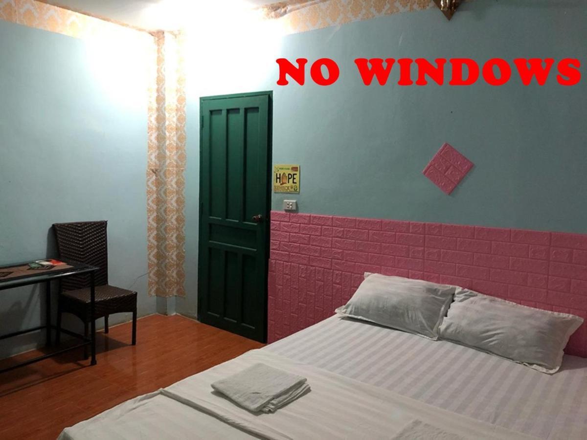 Army Barracks Guesthouse Vang Vieng Ngoại thất bức ảnh