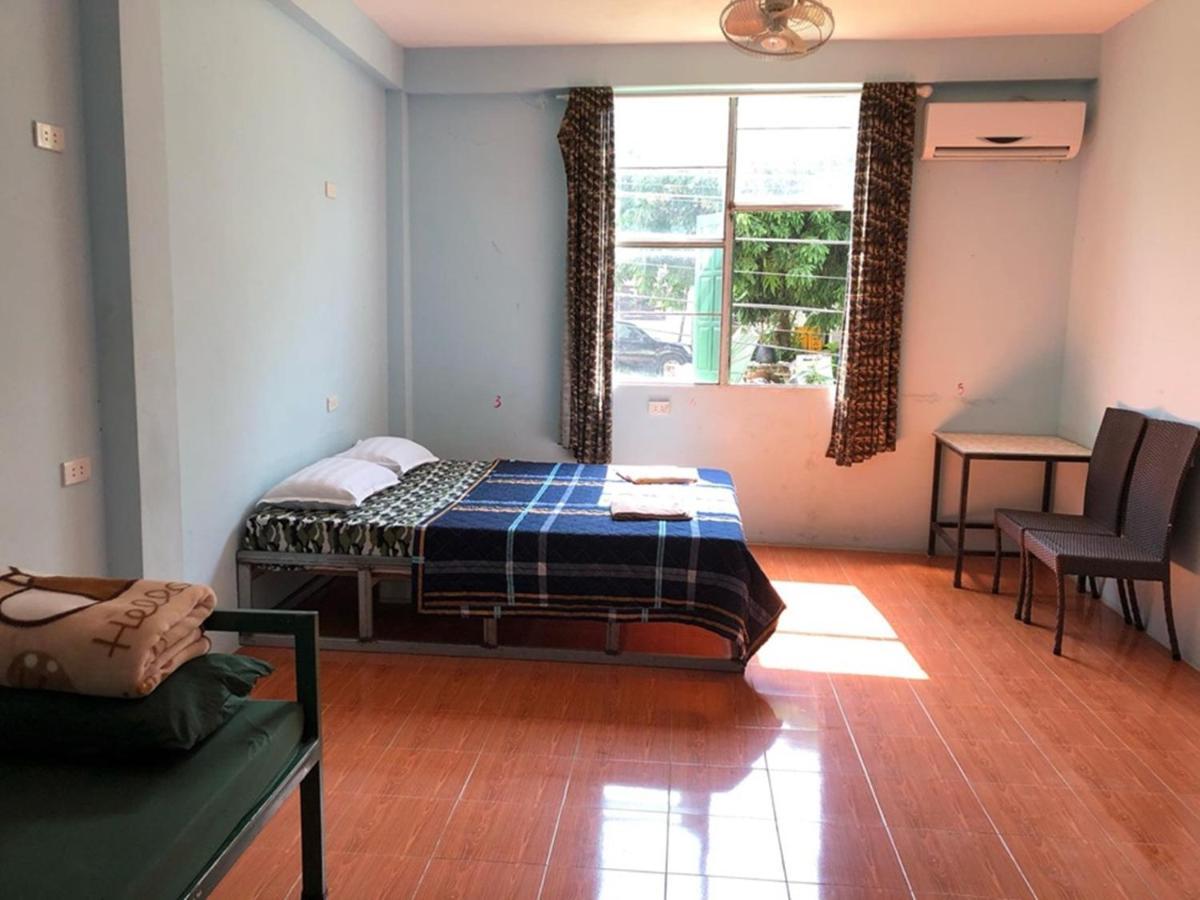 Army Barracks Guesthouse Vang Vieng Ngoại thất bức ảnh