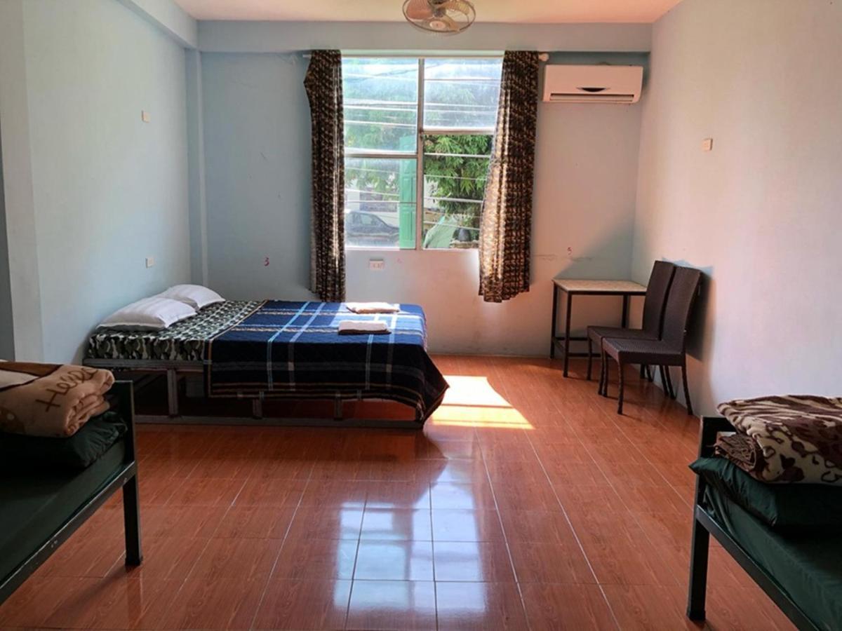 Army Barracks Guesthouse Vang Vieng Ngoại thất bức ảnh